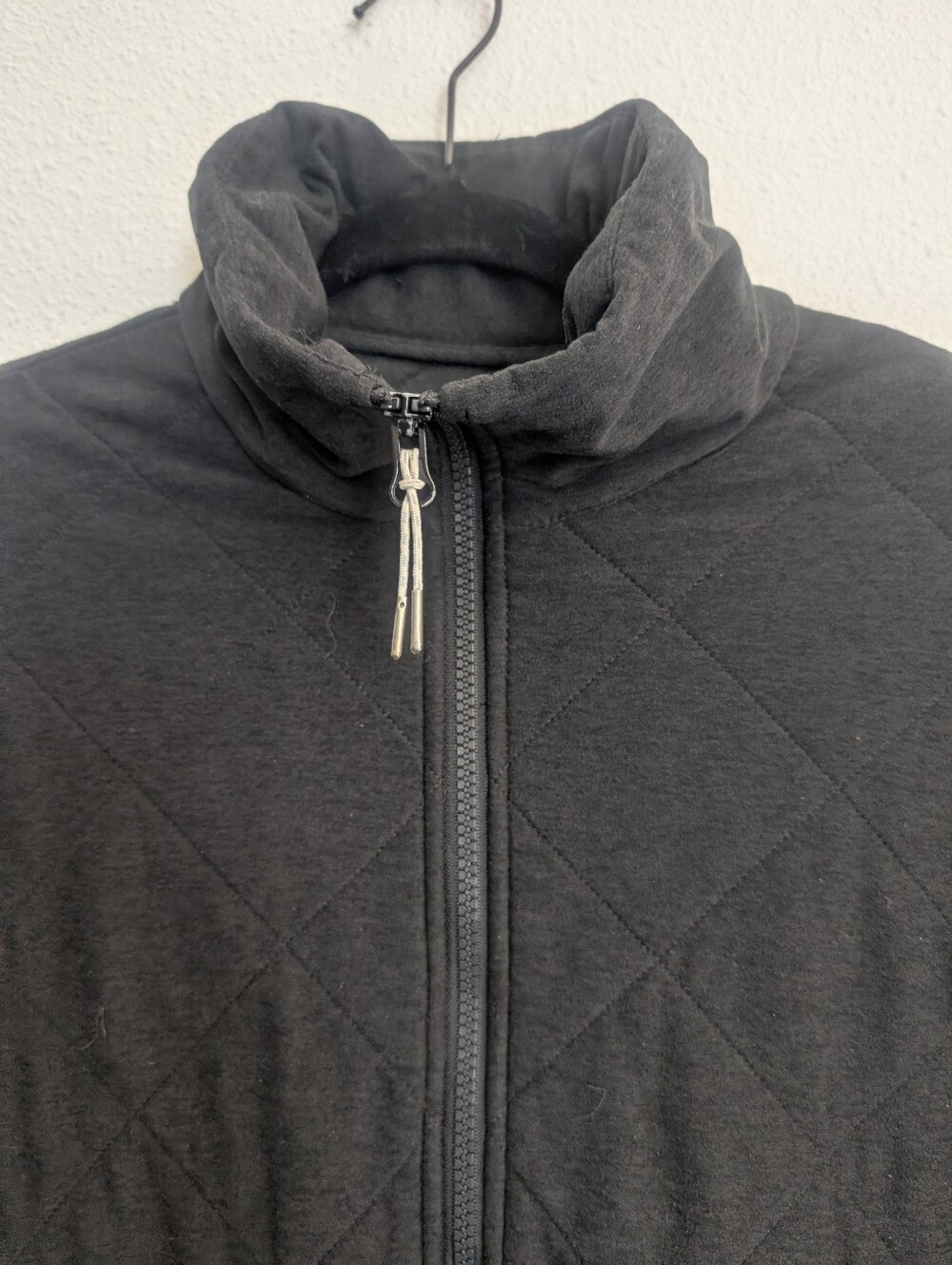 Vuori Halo Insulated Jacket Black Dreamknit Size Small - Picture 5 of 6